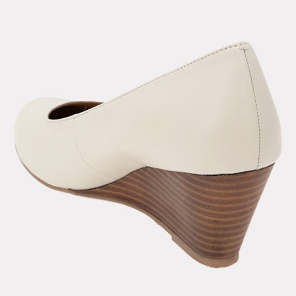 Andre Assous Khloe Leather Block Heels Women’s 6.5M Ivory Cream Round Toe Pumps - Picture 4 of 11